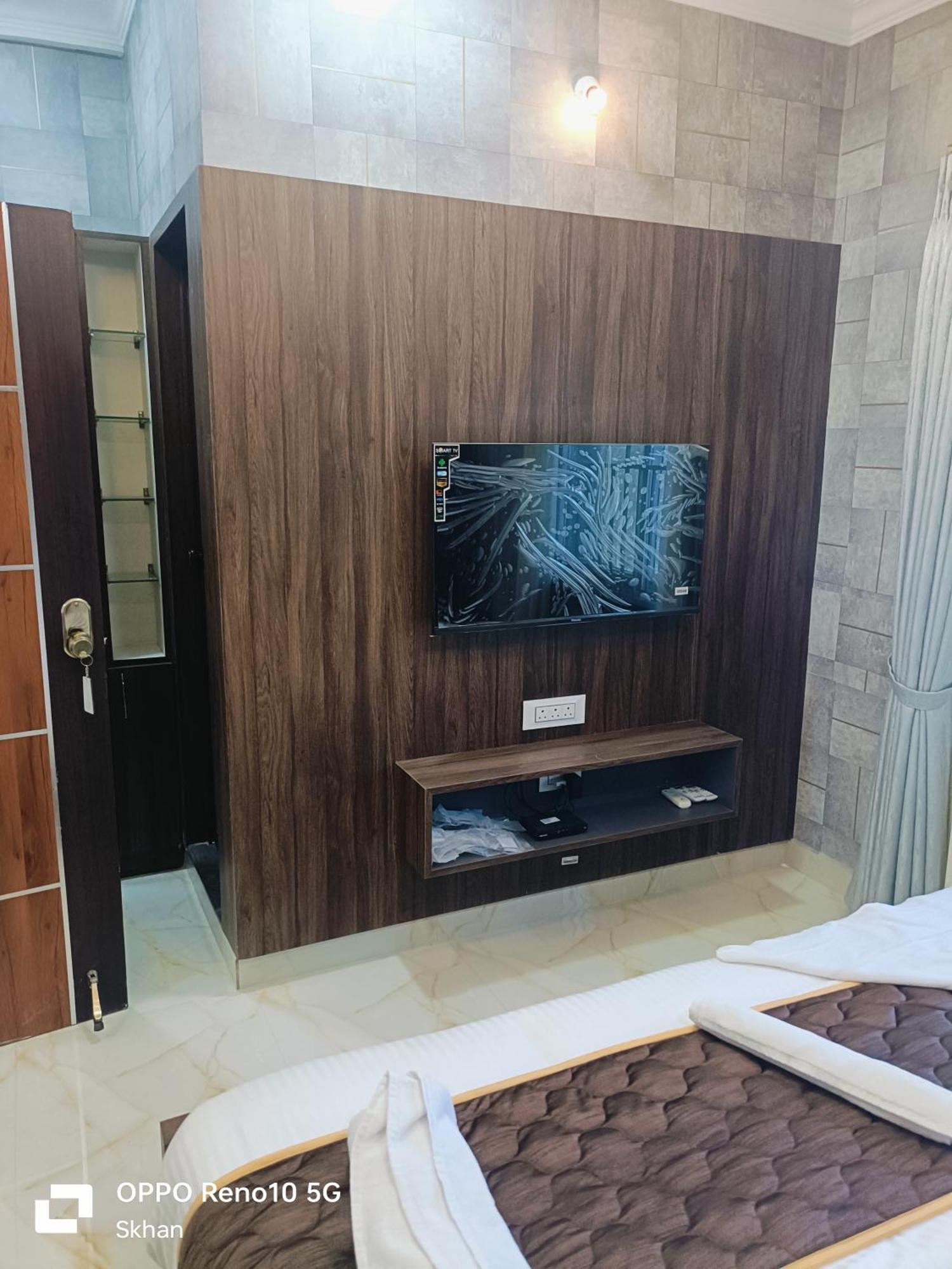 Golden Residency Hotel Kushalnagar Exterior photo